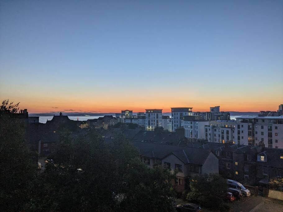 Peaceful Oasis By The Sea Apartment Edinburgh Bagian luar foto