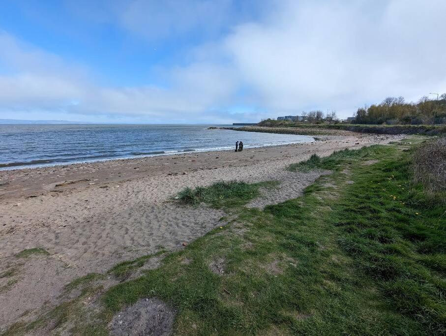 Peaceful Oasis By The Sea Apartment Edinburgh Bagian luar foto