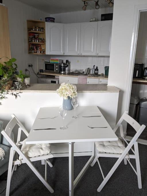 Peaceful Oasis By The Sea Apartment Edinburgh Bagian luar foto